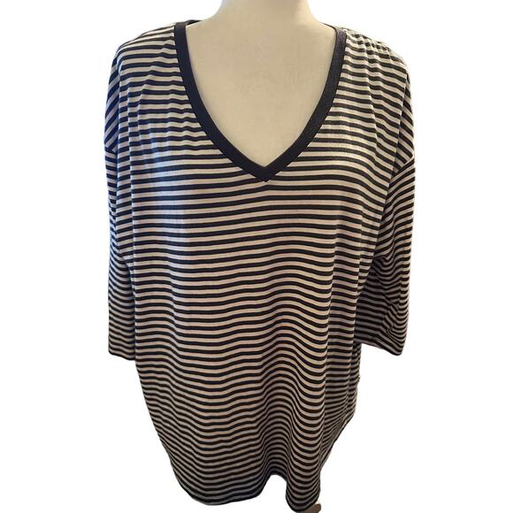 Levi's Black & White Striped V-Neck Tee, Plus Size 1X - Picture 1 of 5